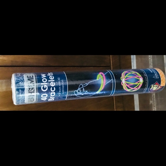 New 40 Glow Bracelets 8” with 40 Connectors - Picture 15 of 16